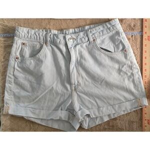 $19.00 Divided H&M denim 14 light blue wash denim shorts women's shorts cuffed